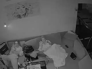 Camsoda Sex Chat of voyeurcam-julmodels-living-7