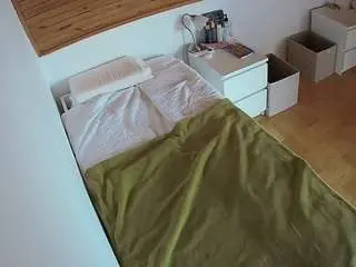 Camsoda Adult Webcams of voyeurcam-julmodels-greybed-1