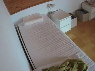 Camsoda Best Webcam of voyeurcam-julmodels-greybed-1