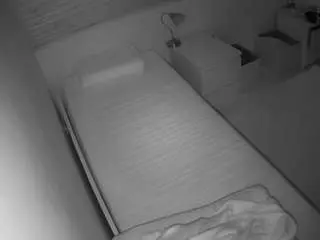 Camsoda Best Webcam of voyeurcam-julmodels-greybed-1
