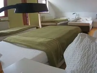 Camsoda Best Webcam of voyeurcam-julmodels-bed-2