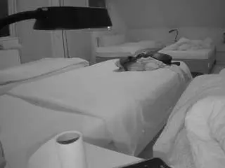 Camsoda Live Sex Cam of voyeurcam-julmodels-bed-2