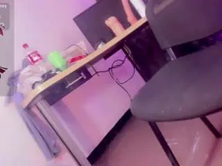 Camsoda Watch Live Sex Cams of emeli-roushot