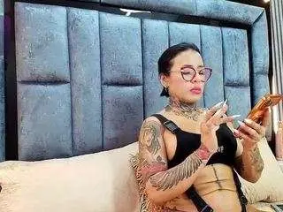 Camsoda Nude Webcam of emily-86