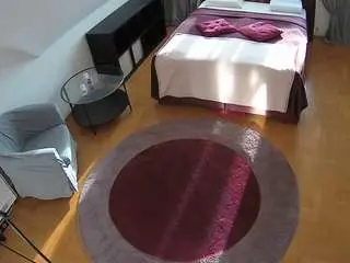 Camsoda Private Sex Chat of voyeurcam-julmodels-whitebed-1
