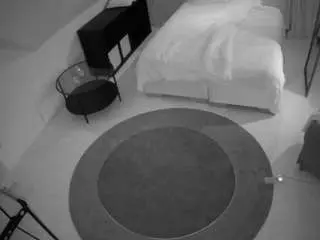 Camsoda Live Sex of voyeurcam-julmodels-whitebed-1