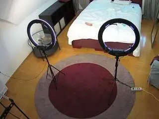 Camsoda Sex Cam of voyeurcam-julmodels-whitebed-1