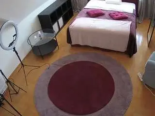 Camsoda Adult Webcams of voyeurcam-julmodels-whitebed-1