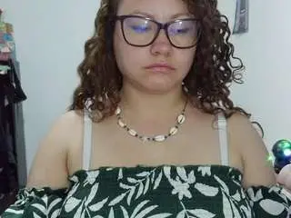 Camsoda Best Webcam of curly-greeneyed