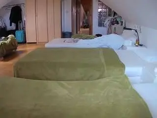 Camsoda Sex Cam of voyeurcam-julmodels-bed-3