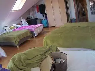 Camsoda Sex Chat of voyeurcam-julmodels-bed-3