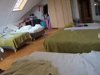 Camsoda Sex Cam of voyeurcam-julmodels-bed-3
