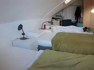 Camsoda Sex Cam of voyeurcam-julmodels-bed-4