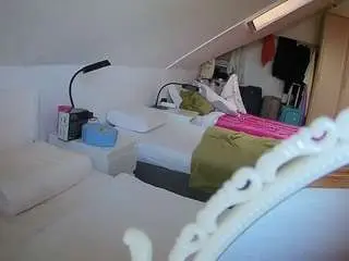 Camsoda Adult Webcams of voyeurcam-julmodels-bed-4
