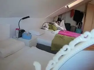 Camsoda Private Sex Chat of voyeurcam-julmodels-bed-4