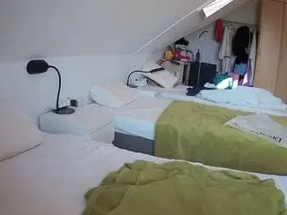 Camsoda Free Porn Cam of voyeurcam-julmodels-bed-4