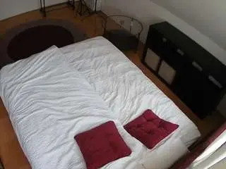 Camsoda Sex Cam of voyeurcam-julmodels-whitebed-2