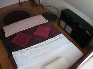 Camsoda Adult Webcam of voyeurcam-julmodels-whitebed-2