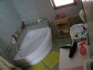 Camsoda Free Live Porn of voyeurcam-julmodels-bath-1st-2