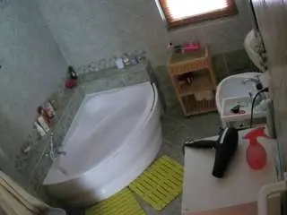 Camsoda Watch Live Sex Cams of voyeurcam-julmodels-bath-1st-2