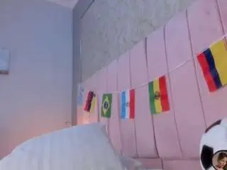 Camsoda Private Sex Chat of hillary-collins