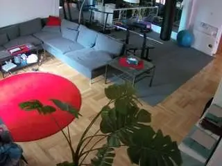 Camsoda Best Webcam of voyeurcam-julmodels-living-2