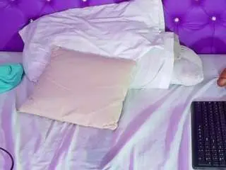 Camsoda Free Porn Cam of black-pussydoll
