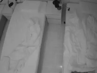 Camsoda Nude Webcam of voyeurcam-julmodels-bed-5