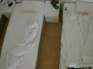 Camsoda Nude Webcam of voyeurcam-julmodels-bed-5
