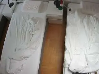 Camsoda Nude Webcam of voyeurcam-julmodels-bed-5