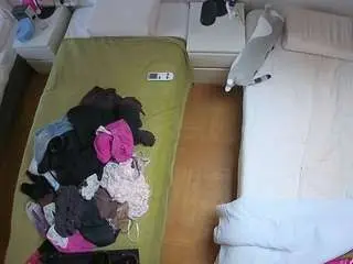Camsoda Sex Cam of voyeurcam-julmodels-bed-5