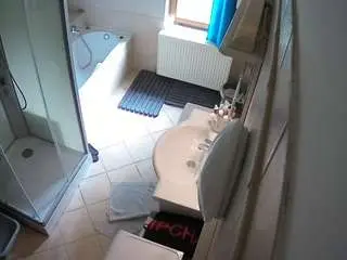 Camsoda Best Webcam of voyeurcam-julmodels-bath-2nd-2