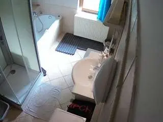 Camsoda Live Sex of voyeurcam-julmodels-bath-2nd-2