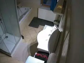 Camsoda Free Porn Cam of voyeurcam-julmodels-bath-2nd-2