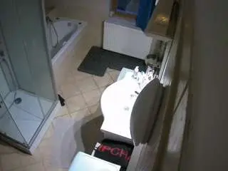 Camsoda Sex Cam of voyeurcam-julmodels-bath-2nd-2