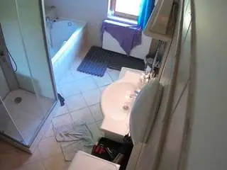 Camsoda Live Sex of voyeurcam-julmodels-bath-2nd-2
