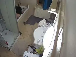 Camsoda Live Sex Cam of voyeurcam-julmodels-bath-2nd-2