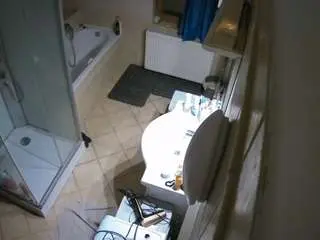 Camsoda Best Webcam of voyeurcam-julmodels-bath-2nd-2