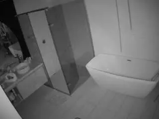 Camsoda Nude Webcam of voyeurcam-casa-salsa-bathroom-2