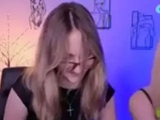 Camsoda Sex Chat of playful-sophie