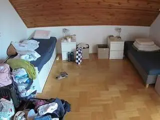 Camsoda Adult Webcam of voyeurcam-julmodels-greybed-3