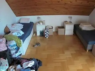 Camsoda Sex Cam of voyeurcam-julmodels-greybed-3