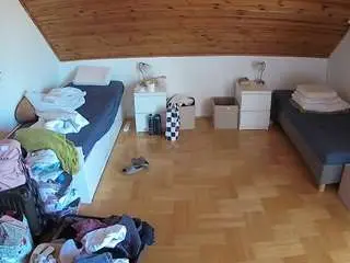 Camsoda Nude Webcam of voyeurcam-julmodels-greybed-3
