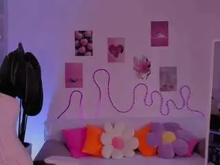 Camsoda Free Live Porn of ginnygingergirl