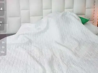 Camsoda Free Porn Cam of hornybarelylegalgirl