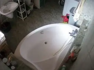Camsoda Sex Chat of voyeurcam-julmodels-bath-1st-1