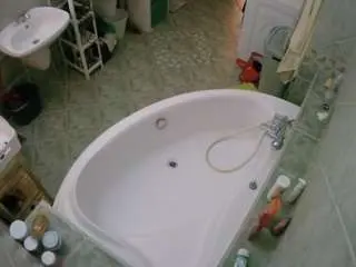Camsoda Nude Webcam of voyeurcam-julmodels-bath-1st-1