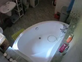 Camsoda Watch Live Sex Cams of voyeurcam-julmodels-bath-1st-1