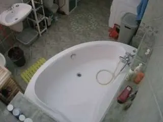 Camsoda Free Porn Cam of voyeurcam-julmodels-bath-1st-1