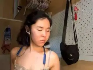 Camsoda Nude Webcam of genniewaltemeyer